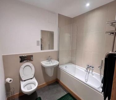 Basildon Apartment | Serenity-ESE Entire Home
