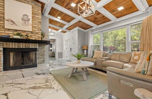 Clearwater House | Serenity Haven Luxe Pet Friendly 5BR With Pool