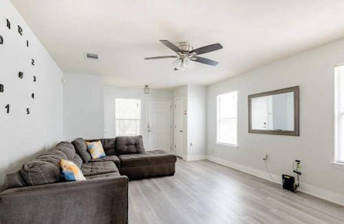 Austin House | Serenity Home Near Downtown & Airport