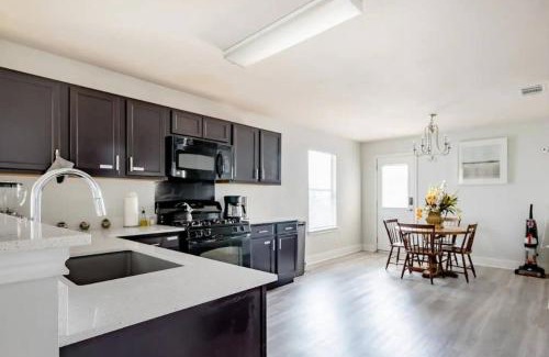 Austin House | Serenity Home Near Downtown & Airport