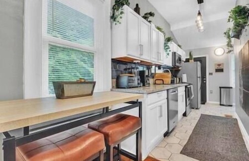 Atlanta House | Serenity House – 2BR Central Location (5 Guests)