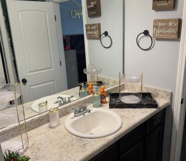 McDonough Apartment | Serenity In A Elegant Hideaway