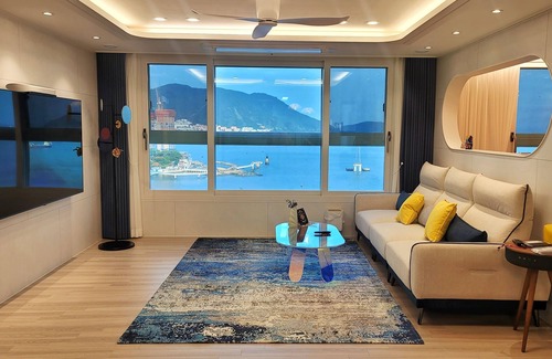 Seo Apartment | Serenity in Busan, Up to 8, Songdo Beach, New Building, Ocean View, Sunrise View