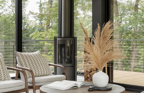 La Conception Ski Chalet | Serenity Kabinhaus Retreat: A Cozy Getaway w/Spa