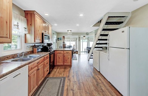 Lakeview House | Serenity Lakefront Home on Techumseh Island - Sleeps 6, 2BR, 1.5Bath, Boat Dock
