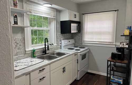 Charleston House | Serenity of Charleston near CAMC and Capital! Newly Renovated!
