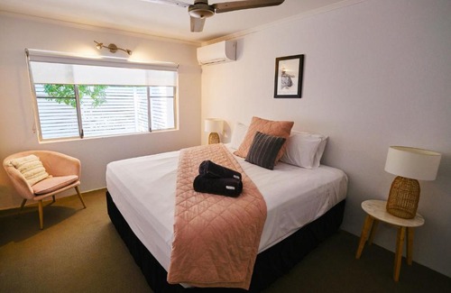 Picnic Bay Apartment | Serenity on Magnetic Unit 7