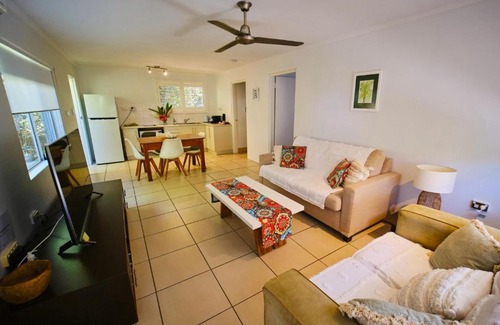Picnic Bay Apartment | Serenity on Magnetic Unit 7