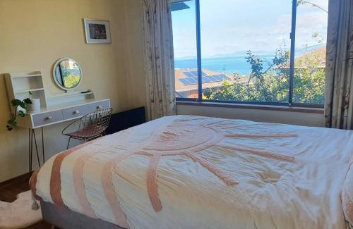 Howrah House | Serenity Retreat with 10 Min to City and Airport