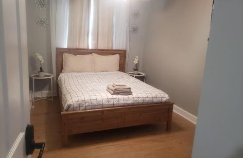 Collingdale House | Serenity Room by the Airport - Shared space