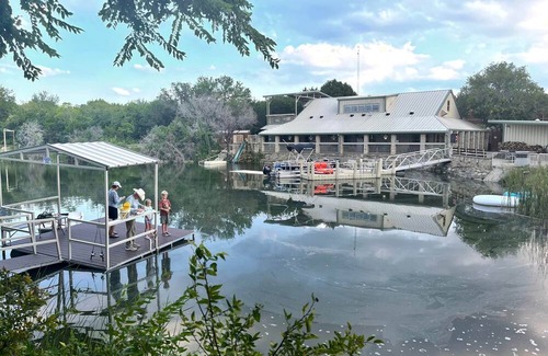 Jacksboro RV Rental | Serenity RV on Lake Godstone