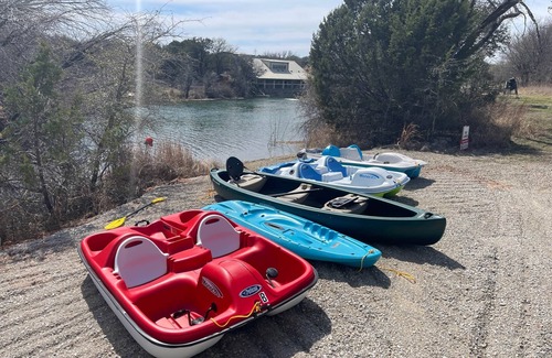Jacksboro RV Rental | Serenity RV on Lake Godstone