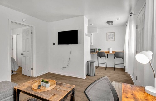 Evansville Apartment | Serenity Suite The Luxe Oasis 4