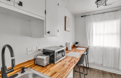 Evansville Apartment | Serenity Suite The Luxe Oasis 4