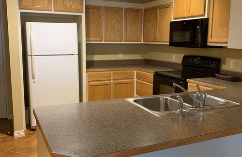 Tomball House | Serenity under the trees! Spacious 2-bedroom, 2-bath; Long Term Stays Considered