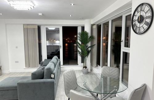 Gravesend Apartment | Serenity Waterfront 2 Bed Apartment