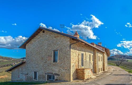 Trezzo Tinella House | Serra Alta Langa Holiday Home