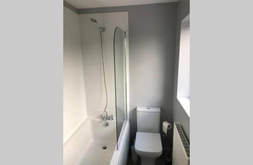 Worcester Apartment | Serviced Accommodation 2 bed Town House