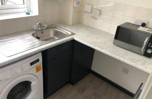Worcester Apartment | Serviced Accommodation 2 bed Town House