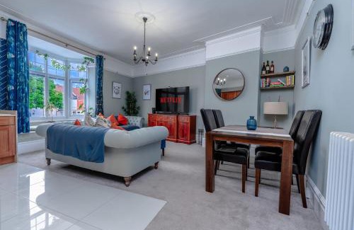 Westbury on Trym Apartment | Serviced Apartment with City Views & Smart Tech