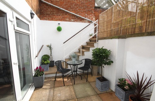 Leamington Spa Apartment | Serviced Courtyard Apartment Close To Centre