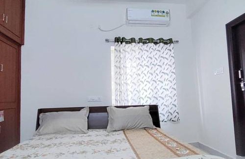 Hyderabad Apartment | Servostay Fully Furnished 2 BHK in Hafeezpet #102