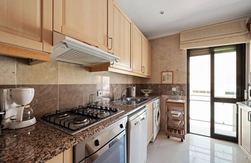Sesimbra Apartment | Sesimbra Palames Beach & Pool Apartment (C133)