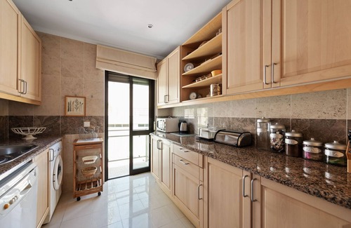 Sesimbra Apartment | Sesimbra Palames Beach & Pool Apartment (C133)