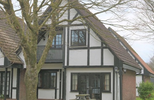 Saint Erth Praze Cottage | Set amongst the gardens and trees at Tolroy Manor with everything you need for a comfortable stay