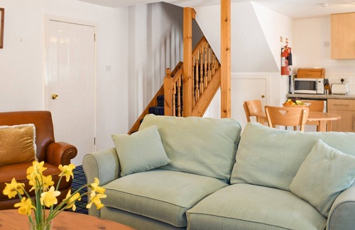 Killin Cottage | Set in 30 acre grounds with woodlands, located in historic town of Killin.
