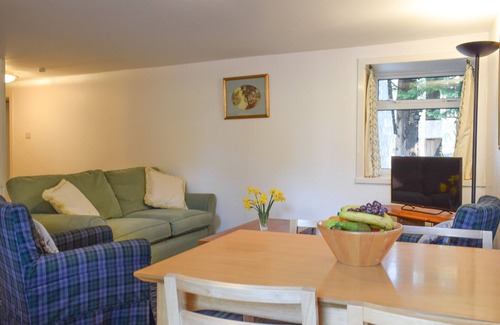 Killin Cottage | Set in 30 acres of beautiful woodlands on a private estate, Rowan Cottage is the perfect place to co