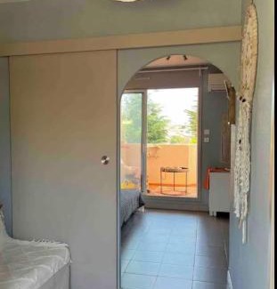 Sete Apartment | SETE, Studio Cabine,proche mer , Clim, Wifi, parking privé