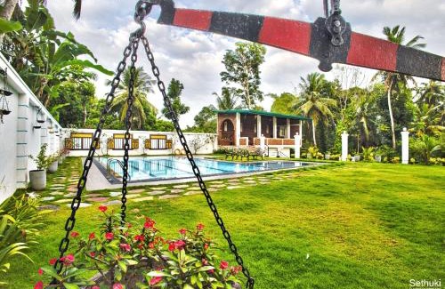 Dompe Hotel | Sethuki Elephant Cottage