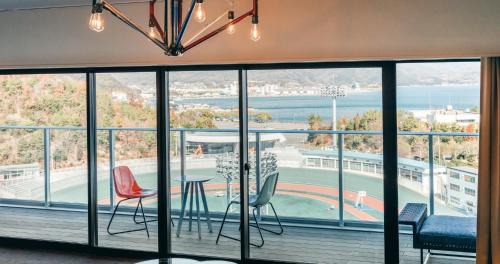 Tamano Hotel | SETOUCHI KEIRIN HOTEL 10 by Onko Chishin