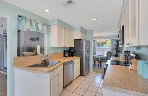 Whitfield House | Settle Down in Sarasota-tropical retreat with salt water in-ground pool