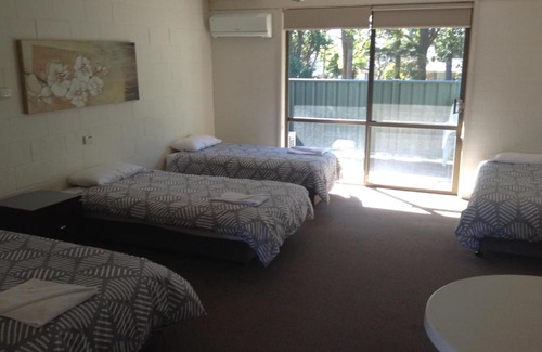Port Macquarie Hotel | Settlers Inn