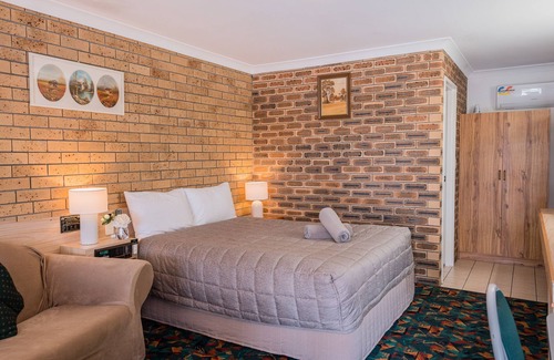Tenterfield Hotel | Settlers Motor Inn