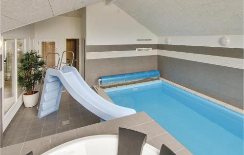 Lohals House | Seven-Bedroom Holiday Home Tranekær With A Room Hot Tub 03
