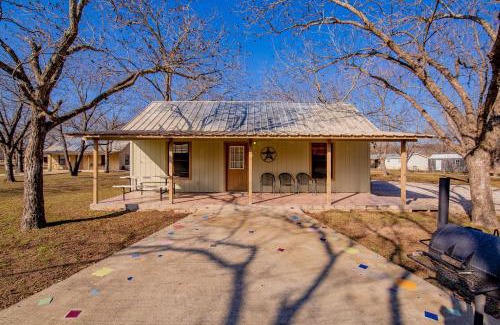 Concan Hotel | Seven Bluff Cabins