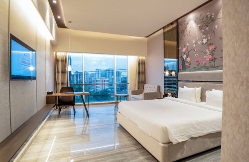 Mira Road East Hotel | Seven Eleven Club