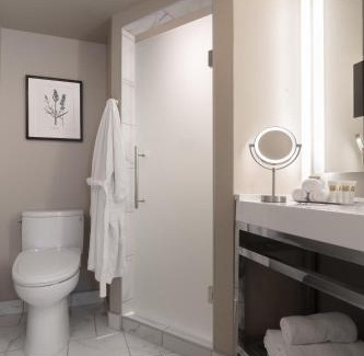 Downtown Hotel | Seven Gables Inn, St Louis West, a Tribute Portfolio Hotel