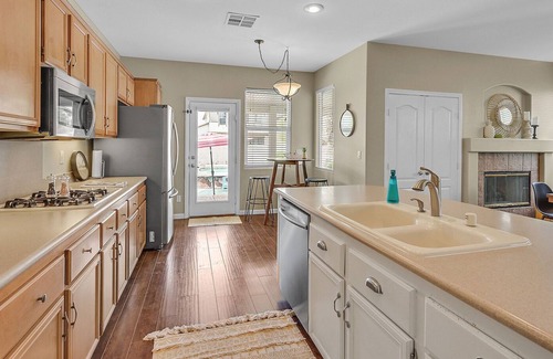 Henderson House | Seven Palms 4BD/3BA Home | 2,350sq ft | Pool | Sleeps 10