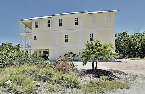 Marathon House | Seven Palms