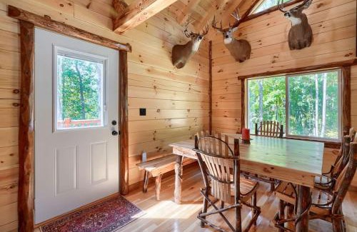 Nelsonville House | Seven Pines Cabin - Secluded in Hocking Hills