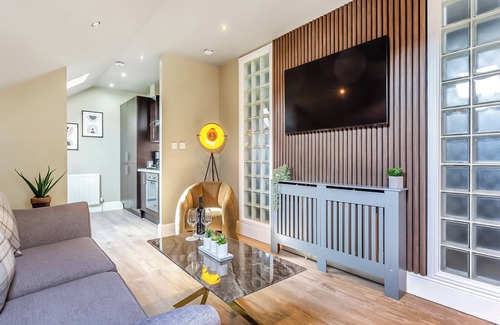 Inverness City Centre Cottage | Seventeen Bell Tower