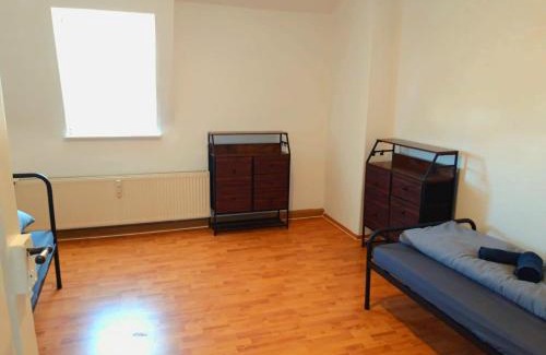 Crimmitschau Apartment | Seyfarthrooms - Crimmitschau 6 - zentrale Lage, gute Anbindung, voll ausgestattet
