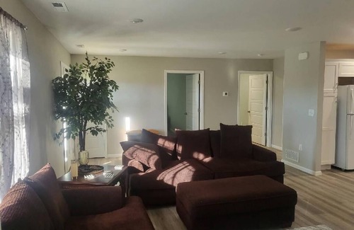 Seymour House | Seymour Southern Comfort