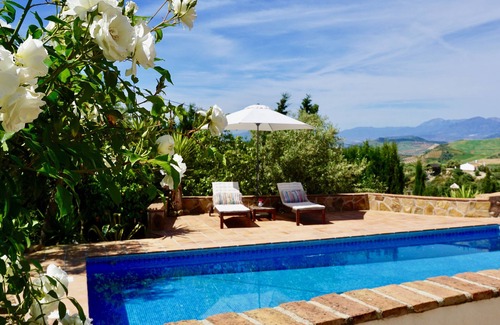 Antequera Villa | Sfeervol Vakantiehuis met Zwembad