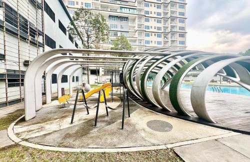 Bandar Puchong Jaya Apartment | SG 1-6Pax 1Room 4Bed Sky Pod Puchong IOI Mall LRT
