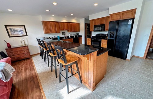 Bretton Woods House | SH1 Spacious Bretton Woods Retreat with AC, Stunning Views and attached garage